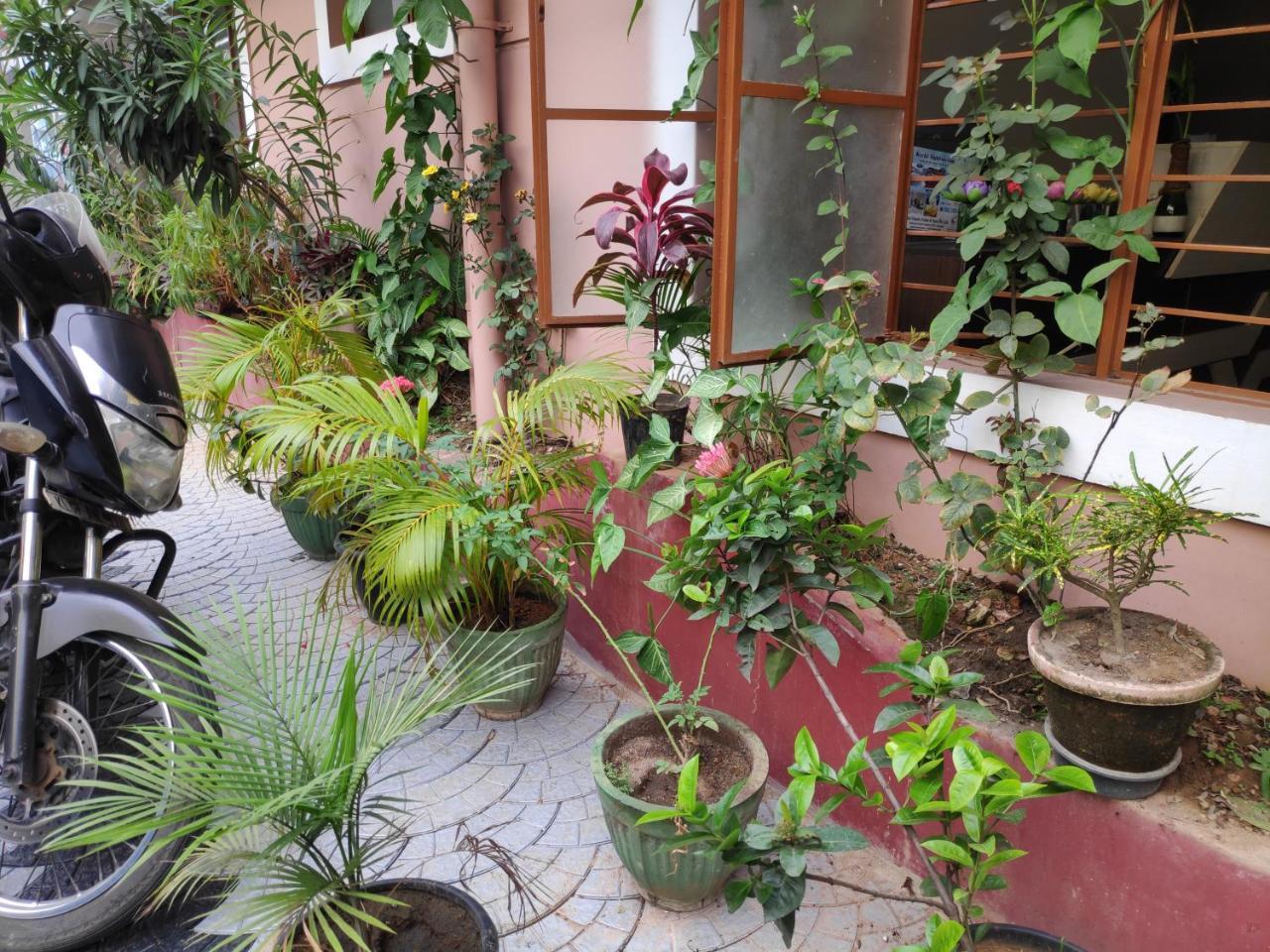 Hotel Silver Space Ernakulam Extérieur photo