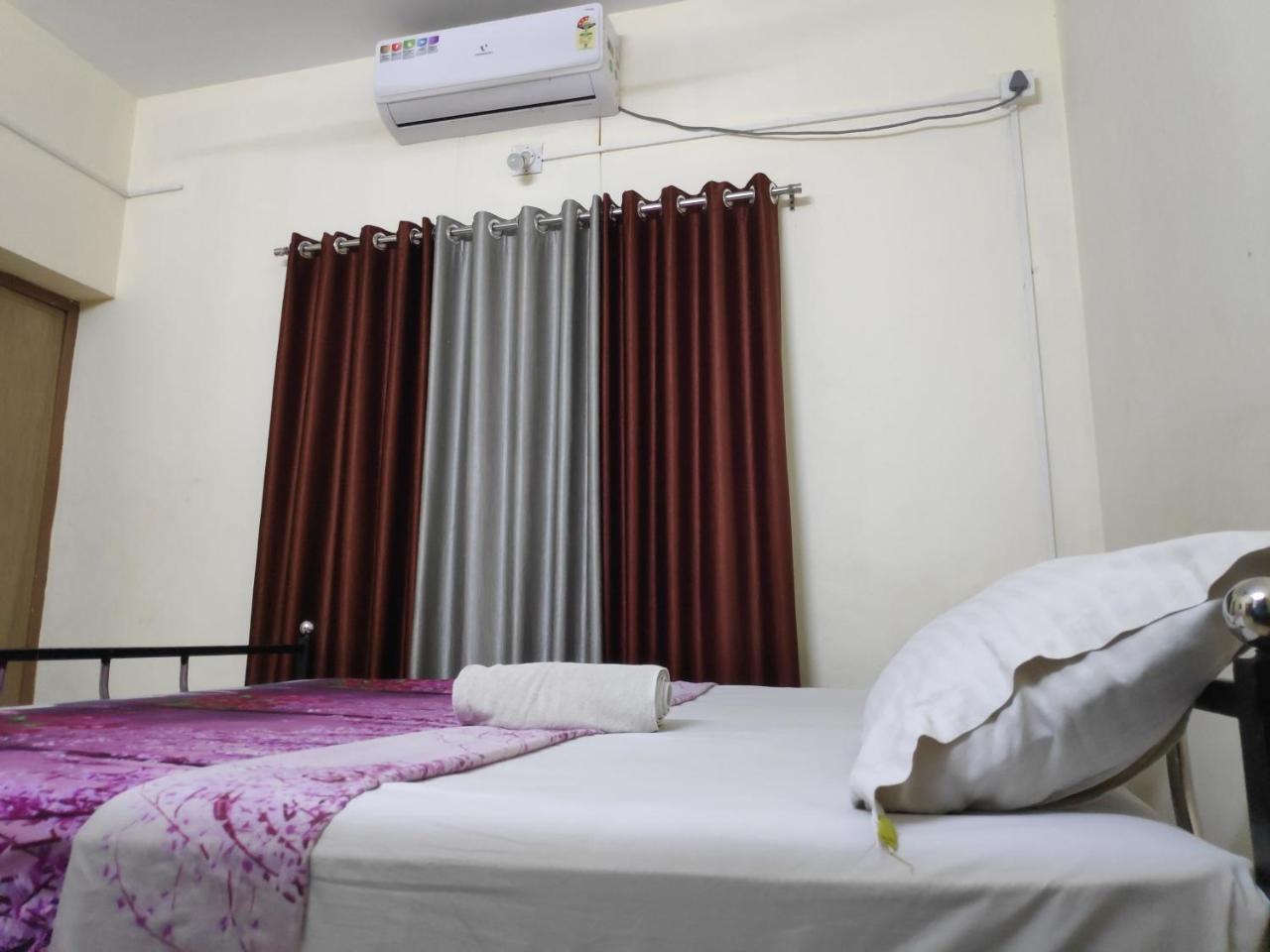 Hotel Silver Space Ernakulam Extérieur photo